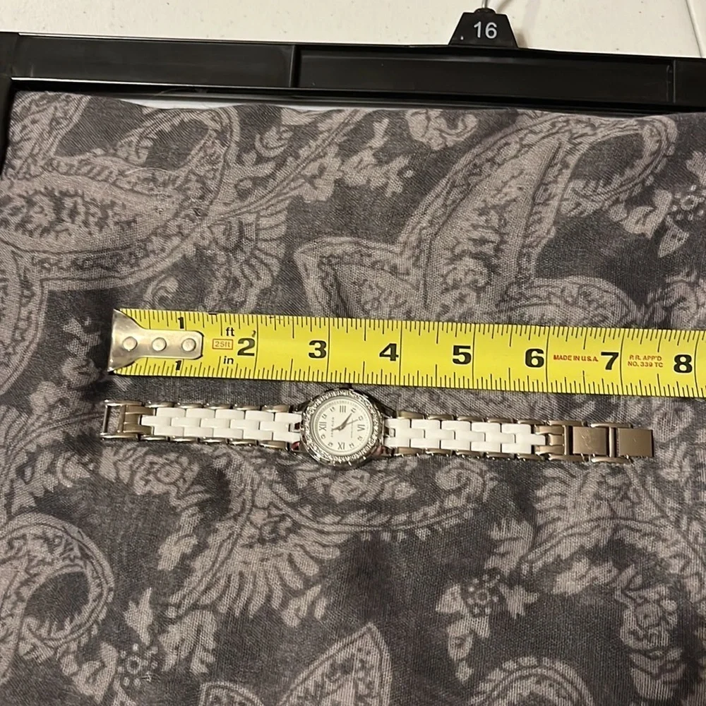 Anne Klein watch. White and silver - Picture 3 of 5